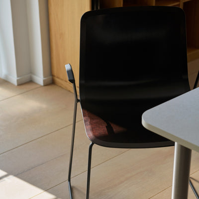 Pato Paper Armchair - Sledge Base - Stackable